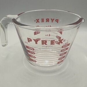 Pyrex 1‎ Cup Glass Measuring Cup Red Lettering Metric 250ml Clear Glass Spout
